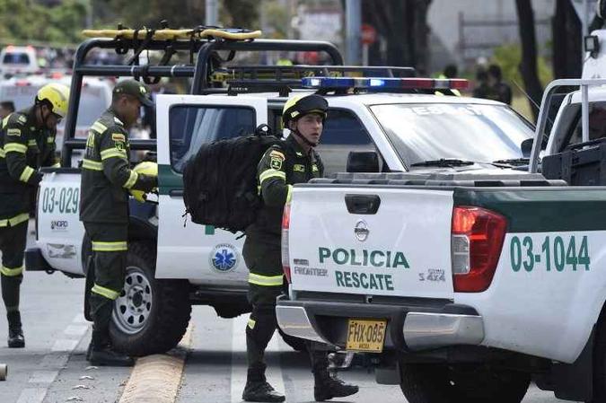 As autoridades trabalham na identificação dos corpos e temem que o número de óbitos possa aumentar(foto: Agência France Presse ) As autoridades trabalham na identificação dos corpos e temem que o número de óbitos possa aumentar(foto: Agência France Presse )