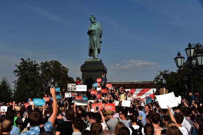 Protesto contra reforma da previdência na Rússia(foto: Vasily MAXIMOV / AFP) Protesto contra reforma da previdência na Rússia(foto: Vasily MAXIMOV / AFP)