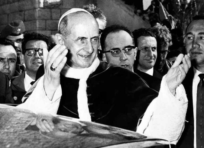 Foto de 5 de janeiro de 1964 onde o Papa Paulo VI deixa a Basílica da Anunciação em Nazaré(foto: AFP/Arquivos) Foto de 5 de janeiro de 1964 onde o Papa Paulo VI deixa a Basílica da Anunciação em Nazaré(foto: AFP/Arquivos)