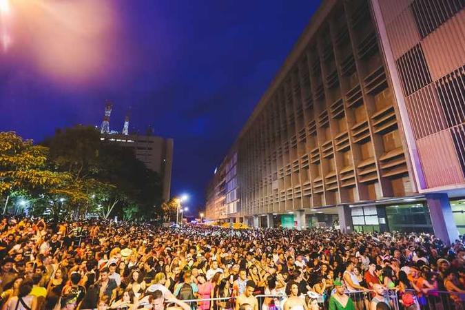 Festa no Setor Comercial Sul lota com 12,5 mil pessoas(foto: Nina quintana/divulgação) Festa no Setor Comercial Sul lota com 12,5 mil pessoas(foto: Nina quintana/divulgação)