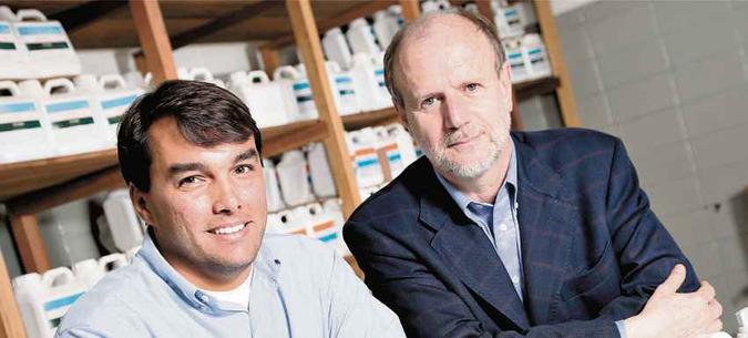 Para criar o modelo de negócios, Ebert (E) e José Luiz Majolo garimparam conceitos de diversas empresas(foto: Divulgação) Para criar o modelo de negócios, Ebert (E) e José Luiz Majolo garimparam conceitos de diversas empresas(foto: Divulgação)