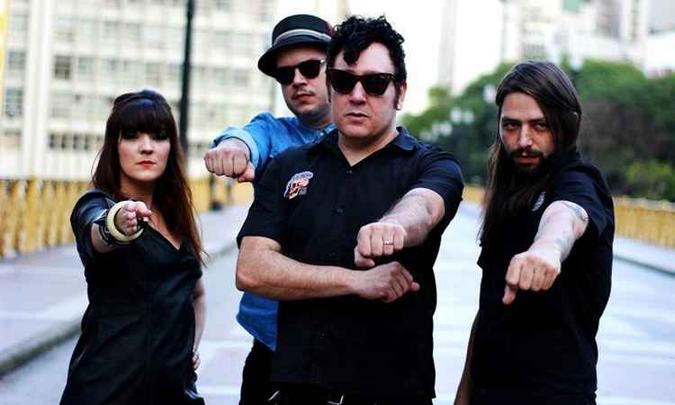O grupo Autoramas recebe homenagem na forma de uma série de releituras das músicas gravadas pela banda(foto: Paulo Aguiar/Divulgação) O grupo Autoramas recebe homenagem na forma de uma série de releituras das músicas gravadas pela banda(foto: Paulo Aguiar/Divulgação)