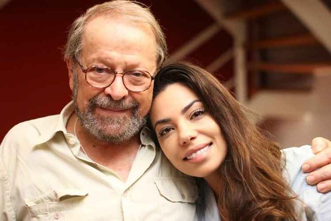 Carlos Vereza e Janiffer Setti contracenam em 'Sete cordas'(foto: Clara Campos) Carlos Vereza e Janiffer Setti contracenam em 'Sete cordas'(foto: Clara Campos)