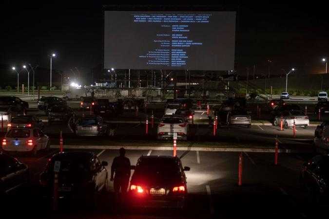 Cinema drive-in montado em Montevidéu(foto: PABLO PORCIUNCULA) Cinema drive-in montado em Montevidéu(foto: PABLO PORCIUNCULA)