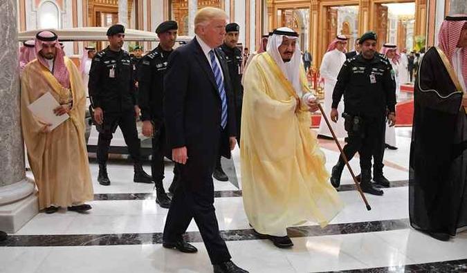 Rei saudita fez declarações diante do presidente americano Donald Trump (foto: Mandel Ngan/AFP) Rei saudita fez declarações diante do presidente americano Donald Trump (foto: Mandel Ngan/AFP)