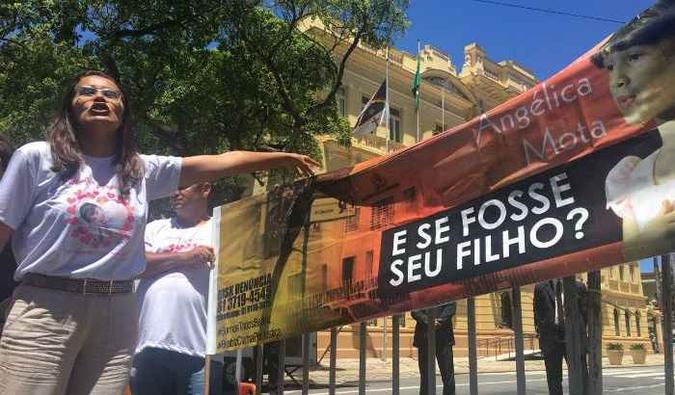 Ana Lúcia Mota, mãe da menina Beatriz, assassinada em Petrolina, em 2015(foto: Thalyta Tavares/Esp.DP ) Ana Lúcia Mota, mãe da menina Beatriz, assassinada em Petrolina, em 2015(foto: Thalyta Tavares/Esp.DP )