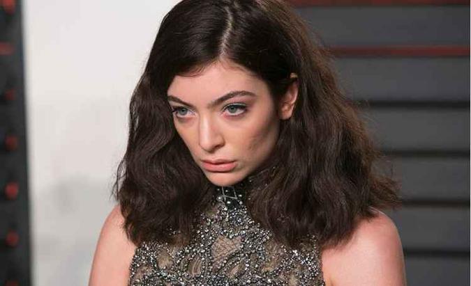 Lorde se manifesta em relação ao Grammy 2018(foto: ADRIAN SANCHEZ-GONZALEZ) Lorde se manifesta em relação ao Grammy 2018(foto: ADRIAN SANCHEZ-GONZALEZ)