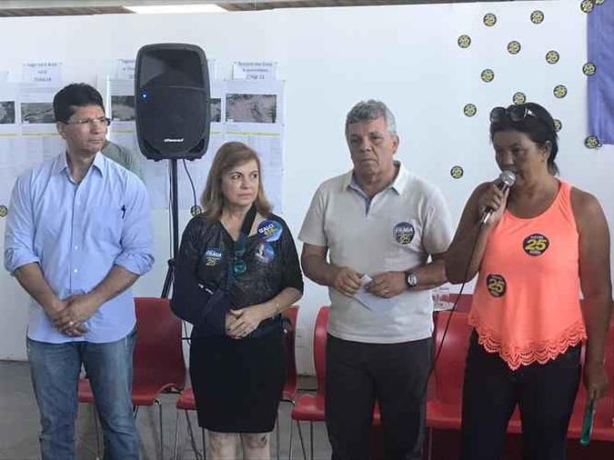 A acusação foi feita durante reunião com pastores no comitê de campanha de Fraga, no SIA(foto: Pedro Grigori/Esp. CB/D.A. Press) A acusação foi feita durante reunião com pastores no comitê de campanha de Fraga, no SIA(foto: Pedro Grigori/Esp. CB/D.A. Press)