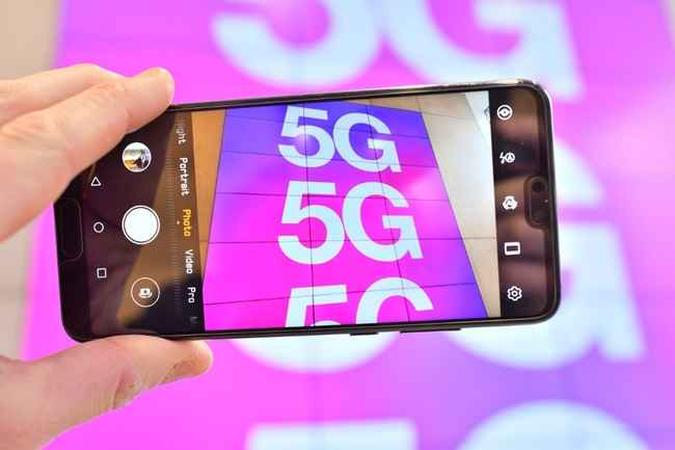 O governo dos Estados Unidos pressiona seus aliados para que excluam a empresa chinesa do desenvolvimento do 5G, acusando a Huawei de espionar para Pequim. (foto: JUSTIN TALLIS / AFP) O governo dos Estados Unidos pressiona seus aliados para que excluam a empresa chinesa do desenvolvimento do 5G, acusando a Huawei de espionar para Pequim. (foto: JUSTIN TALLIS / AFP)