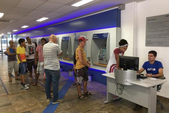Os pagamentos podem também ser feitos por canais eletrônicos, como pelo site do banco ou aplicativo(foto: Cristina Índio do Brasil/Agência Brasil ) Os pagamentos podem também ser feitos por canais eletrônicos, como pelo site do banco ou aplicativo(foto: Cristina Índio do Brasil/Agência Brasil )