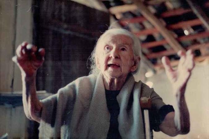 Foto de Cora Coralina tirada em 1977 (foto: Arquivo Museu Casa de Cora Coralina/Divulgação) Foto de Cora Coralina tirada em 1977 (foto: Arquivo Museu Casa de Cora Coralina/Divulgação)