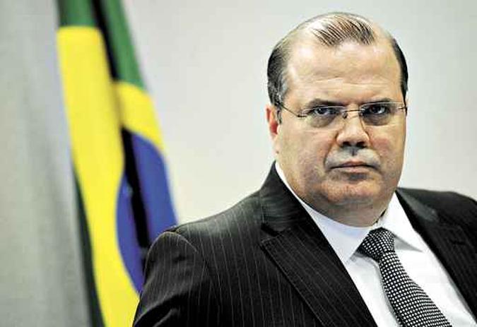 Tombini trocará a presidência do Banco Central pela chefia do Ministério da Fazenda em um eventual segundo mandato de Dilma (foto: Pedro Ladeira/AFP - 11/12/12 ) Tombini trocará a presidência do Banco Central pela chefia do Ministério da Fazenda em um eventual segundo mandato de Dilma (foto: Pedro Ladeira/AFP - 11/12/12 )