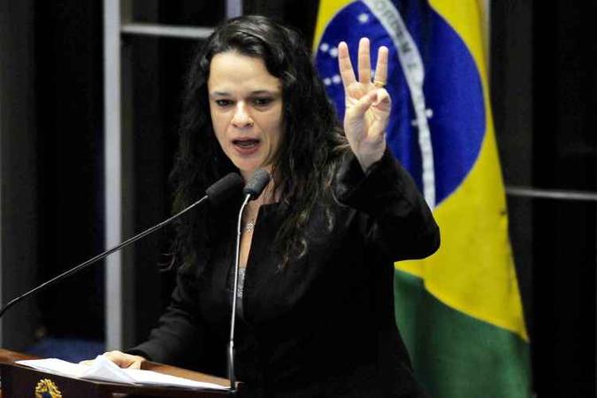Janaína Paschoal usou o Twitter para agradecer os eleitores: Janaína Paschoal usou o Twitter para agradecer os eleitores: