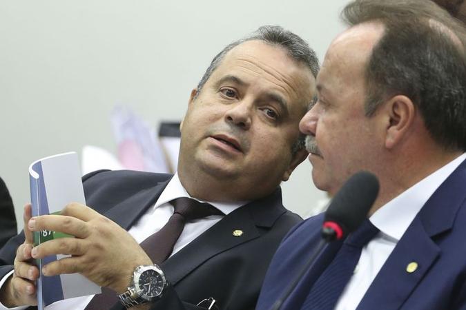 O secretário de Previdência, Rogério Marinho, diz que a intenção é apresentar o texto da reforma a Bolsonaro o mais rápido possível: hoje ou amanhã(foto: Antonio Cruz/Agência Brasil) O secretário de Previdência, Rogério Marinho, diz que a intenção é apresentar o texto da reforma a Bolsonaro o mais rápido possível: hoje ou amanhã(foto: Antonio Cruz/Agência Brasil)