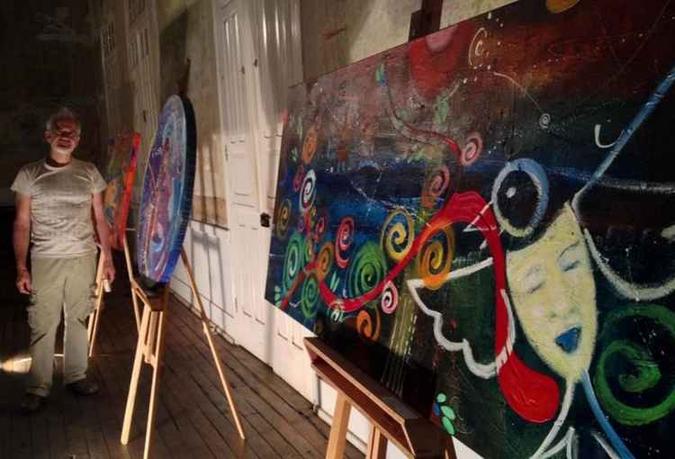 O italiano Guido Boletti abraça todas as formas de expressão artística utilizando cores brilhantes e as inconfundíveis linhas curvas(foto: Facebook/Reprodução) O italiano Guido Boletti abraça todas as formas de expressão artística utilizando cores brilhantes e as inconfundíveis linhas curvas(foto: Facebook/Reprodução)