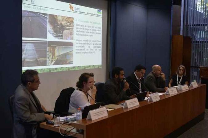 O relatório, baseado em método aplicado pela professora Eliane Krause, do Departamento de Engenharia Civil e Ambiental da universidade, determinou o grau de deterioração da estrutura (foto: Luis Nova/Esp. CB/D.A Press) O relatório, baseado em método aplicado pela professora Eliane Krause, do Departamento de Engenharia Civil e Ambiental da universidade, determinou o grau de deterioração da estrutura (foto: Luis Nova/Esp. CB/D.A Press)