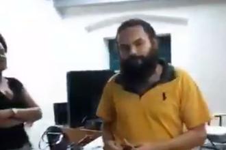 VÍDEO: Aluno da UFRB se recusa a receber material de professora negra