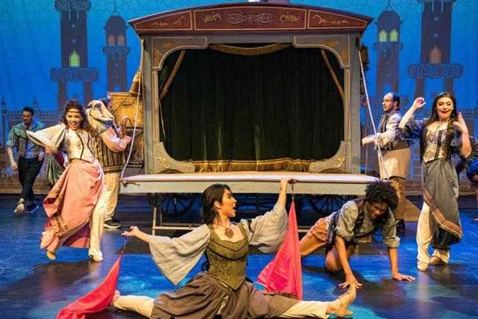 Espetáculo 'Aladdin, o Musical' mistura linguagens para contar histórias de amor, de aventura e de imaginação(foto: Renato Peixoto/ Divulgação) Espetáculo 'Aladdin, o Musical' mistura linguagens para contar histórias de amor, de aventura e de imaginação(foto: Renato Peixoto/ Divulgação)