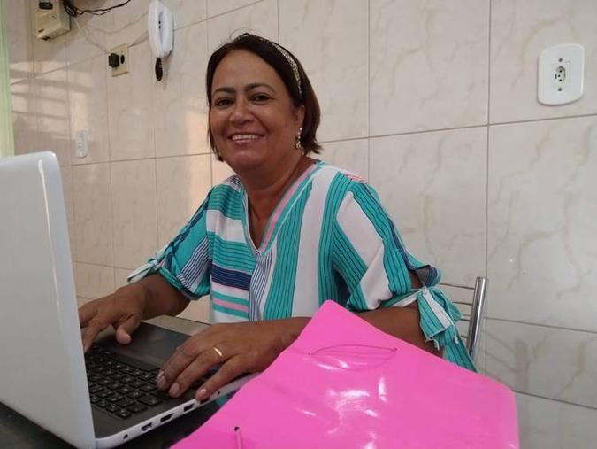 A aposentada Hozana Belchior costuma reunir os documentos necessários ao longo do ano. Com isso, o preenchimento da declaração fica mais fácil(foto: Lucas Batista/Esp. CB/D.A Press) A aposentada Hozana Belchior costuma reunir os documentos necessários ao longo do ano. Com isso, o preenchimento da declaração fica mais fácil(foto: Lucas Batista/Esp. CB/D.A Press)