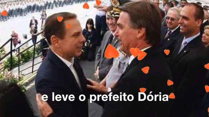 Marchinha é finaliza pedindo para que ele leve junto o prefeito de São Paulo, João Dória, e a Marchinha é finaliza pedindo para que ele leve junto o prefeito de São Paulo, João Dória, e a