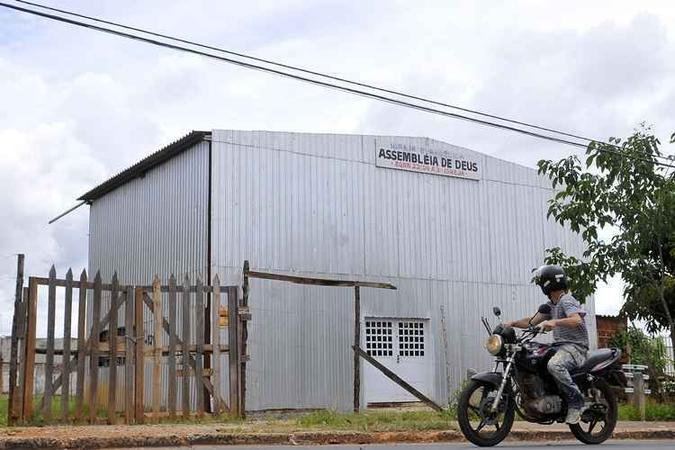 Sob o comando de dois pastores, entidade religiosa está instalada na área cercada desde 2013(foto: Minervino Junior/CB/D.A Press) Sob o comando de dois pastores, entidade religiosa está instalada na área cercada desde 2013(foto: Minervino Junior/CB/D.A Press)