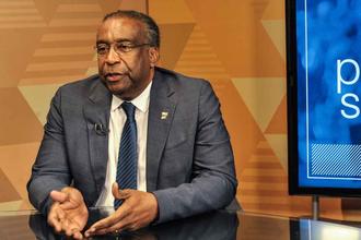  FGV nega que Decotelli tenha sido professor efetivo da institui��o