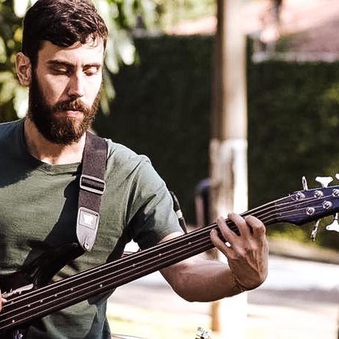 O baixista brasiliense Breno Rocha Ferrari está entre os selecionados(foto: Facebook/Reprodução) O baixista brasiliense Breno Rocha Ferrari está entre os selecionados(foto: Facebook/Reprodução)