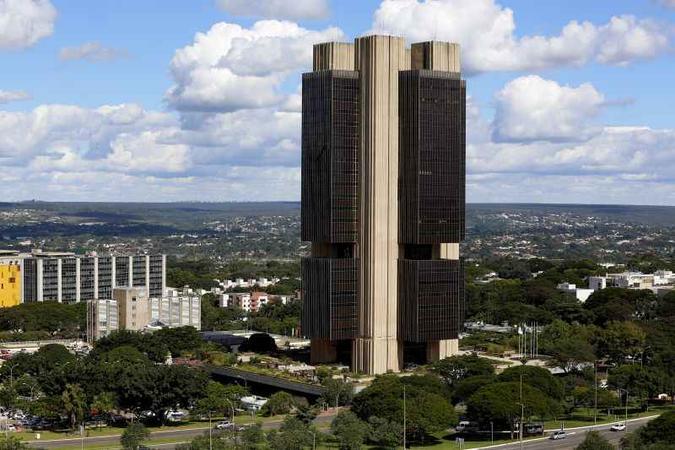 Nova regra do BC veda o aumento da remuneração de administradores Nova regra do BC veda o aumento da remuneração de administradores
