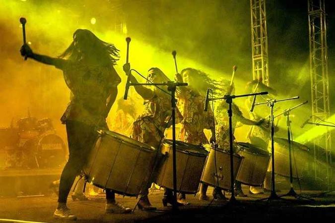 Banda Maria Vai Casoutras é formada apenas por mulheres percussionistas(foto: Luciano Freire/Divulgação) Banda Maria Vai Casoutras é formada apenas por mulheres percussionistas(foto: Luciano Freire/Divulgação)