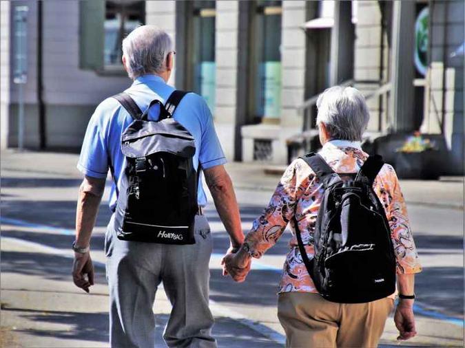 Instituições sociais que realizam trabalhos com idosos sofrem pela falta de recursos (foto: Pixabay/CB/Reprodução/D.A Press) Instituições sociais que realizam trabalhos com idosos sofrem pela falta de recursos (foto: Pixabay/CB/Reprodução/D.A Press)