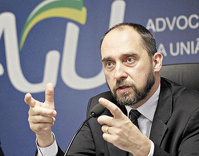 Luís Inácio Adams alega que não há, no projeto em tramitação na Câmara, nada que justifique a liminar(foto: Fábio Rodrigues Pozzebom/ABr - 29/11/12) Luís Inácio Adams alega que não há, no projeto em tramitação na Câmara, nada que justifique a liminar(foto: Fábio Rodrigues Pozzebom/ABr - 29/11/12)