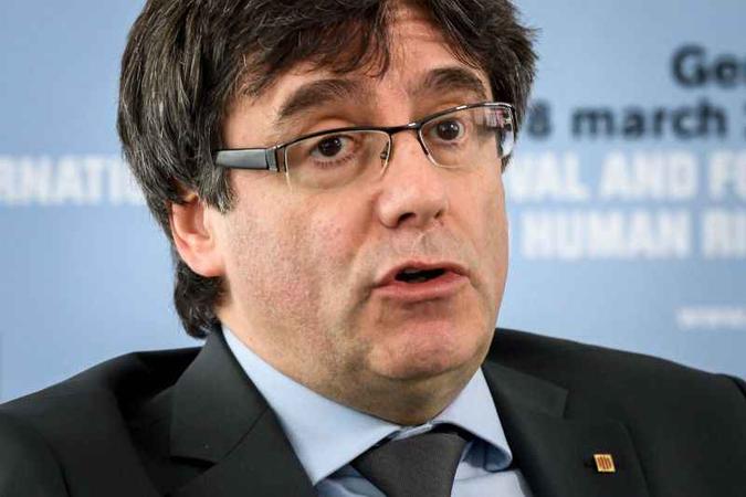 O ex-presidente da Catalunha Carles Puigdemont (foto: Fabrice Coffrini/ AFP) O ex-presidente da Catalunha Carles Puigdemont (foto: Fabrice Coffrini/ AFP)