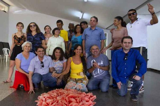 No Dança circular, a troca entre os integrantes inspira confiança e funciona como terapia(foto: Vinicius Cardoso/Esp. CB/D.A Press) No Dança circular, a troca entre os integrantes inspira confiança e funciona como terapia(foto: Vinicius Cardoso/Esp. CB/D.A Press)