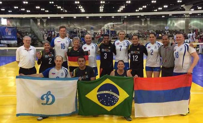 Time de vôlei da PMDF participa de jogos em Los Angeles(foto: PMDF/ divulgação) Time de vôlei da PMDF participa de jogos em Los Angeles(foto: PMDF/ divulgação)