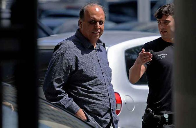 Pezão é apontado como líder de organização criminosa e responsável por manter o esquema de recebimento de propina que vigorou no governo de seu antecessor, Sérgio Cabral(foto: Carl de Souza/AFP) Pezão é apontado como líder de organização criminosa e responsável por manter o esquema de recebimento de propina que vigorou no governo de seu antecessor, Sérgio Cabral(foto: Carl de Souza/AFP)