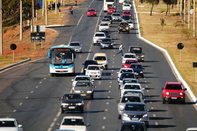 A mudança começa a valer a partir da meia-noite de segunda-feira (26/8)(foto: Luís Nova/Esp CB/D.A Press) A mudança começa a valer a partir da meia-noite de segunda-feira (26/8)(foto: Luís Nova/Esp CB/D.A Press)