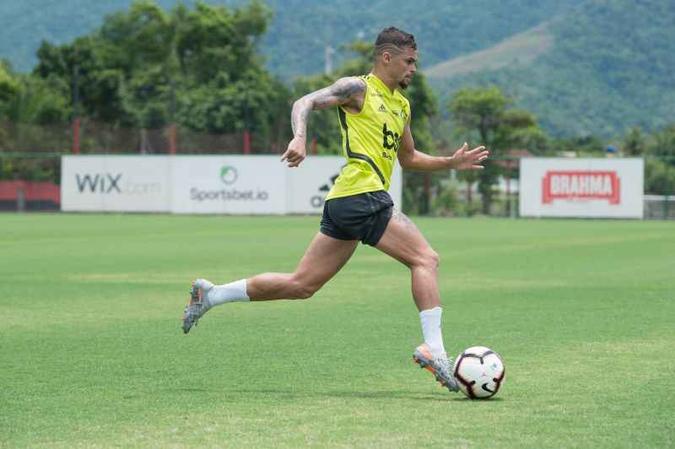 O atacante Michael durante treino: o ex-jogador do Goiás custou cerca de R$ 34,5 milhões ao clube da Gávea. Valor será pago em três parcelas(foto: Alexandre Vidal/Flamengo) O atacante Michael durante treino: o ex-jogador do Goiás custou cerca de R$ 34,5 milhões ao clube da Gávea. Valor será pago em três parcelas(foto: Alexandre Vidal/Flamengo)