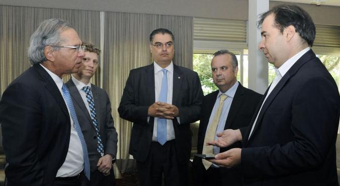 Maia ainda ressalta que nos próximos dias será definido quais projetos serão tocados pela Câmara dos Deputados e quais pelo Senado(foto: Luis Macedo/CB/D.A Press) Maia ainda ressalta que nos próximos dias será definido quais projetos serão tocados pela Câmara dos Deputados e quais pelo Senado(foto: Luis Macedo/CB/D.A Press)