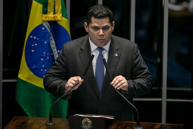 O número de assessores levados por Davi, no entanto, destoa da prática adotada por antecessores na presidência do Senado(foto: AFP / Sergio Lima) O número de assessores levados por Davi, no entanto, destoa da prática adotada por antecessores na presidência do Senado(foto: AFP / Sergio Lima)
