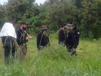 Os agentes da Agefis entraram nas residências sem aviso prévio aos proprietários.(foto: Cleiton Barboza/ Esp. CB) Os agentes da Agefis entraram nas residências sem aviso prévio aos proprietários.(foto: Cleiton Barboza/ Esp. CB)