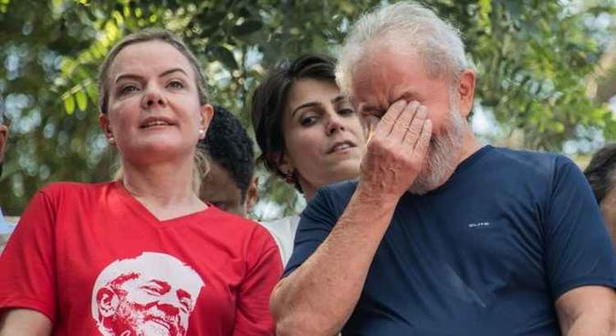Além de evitar um racha no PT, ao dar poder a Gleisi, Lula cria um canal para manter seu controle sobre o partido(foto: Nelson Almeida/AFP) Além de evitar um racha no PT, ao dar poder a Gleisi, Lula cria um canal para manter seu controle sobre o partido(foto: Nelson Almeida/AFP)