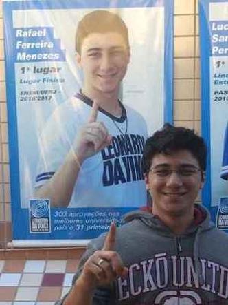 O jovem ficou em primeiro lugar no vestibular de física da UFRJ(foto: Arquivo pessoal) O jovem ficou em primeiro lugar no vestibular de física da UFRJ(foto: Arquivo pessoal)