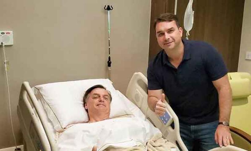 Resultado de imagem para Bolsonaro comemora cirurgia e voltará à Presidência na quinta