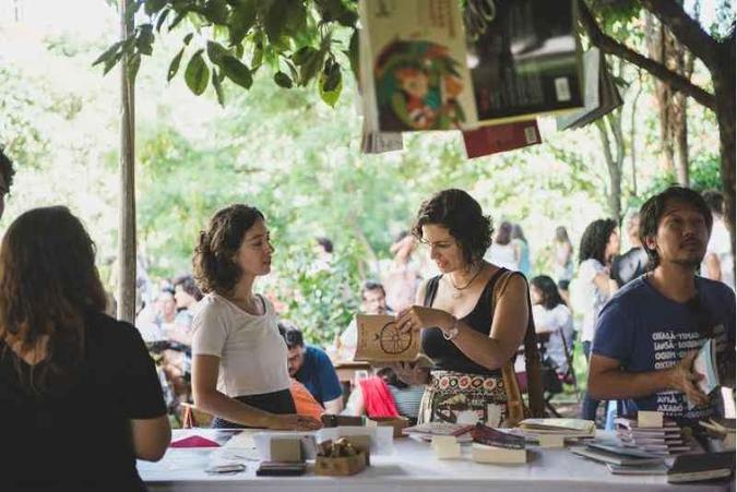 Feira de literatura independente no Ernesto Café(foto: Antúria Viotto) Feira de literatura independente no Ernesto Café(foto: Antúria Viotto)