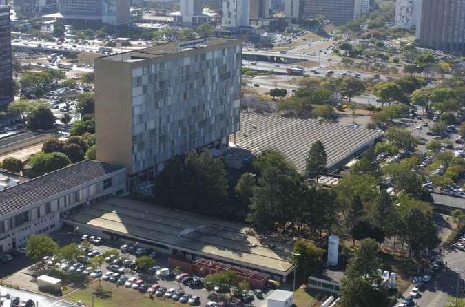 Complexo do antigo Hospital de Base do Distrito Federal: Secretaria de Saúde acredita que, com o novo modelo, as cirurgias vão saltar das 6,5 mil atuais para 9,2 mil, por ano(foto: Carlos Vieira/CB/D.A Press) Complexo do antigo Hospital de Base do Distrito Federal: Secretaria de Saúde acredita que, com o novo modelo, as cirurgias vão saltar das 6,5 mil atuais para 9,2 mil, por ano(foto: Carlos Vieira/CB/D.A Press)