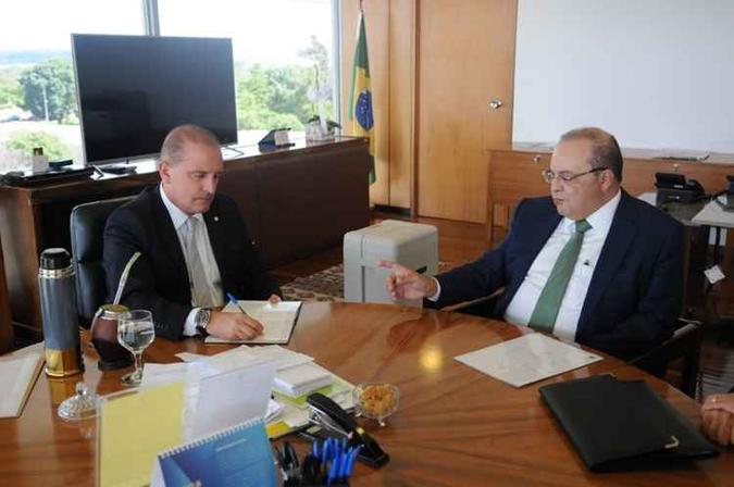 Ibaneis pediu ao ministro Onyx Lorenzoni que detalhe reforma da Previdência a governadores(foto: Renato Alves/GDF) Ibaneis pediu ao ministro Onyx Lorenzoni que detalhe reforma da Previdência a governadores(foto: Renato Alves/GDF)