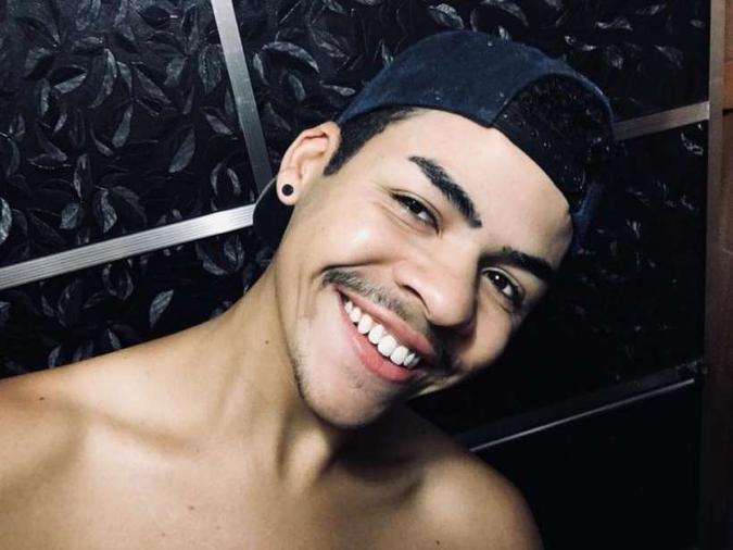 Milton Junio Rodrigues de Souza, 19 anos, foi assassinado na madrugada de terça-feira(foto: Arquivo Pessoal) Milton Junio Rodrigues de Souza, 19 anos, foi assassinado na madrugada de terça-feira(foto: Arquivo Pessoal)