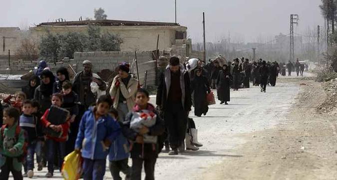 Mais de 26 mil pessoas aguardam ajuda em Guta (foto: Louai Beshara / AFP) Mais de 26 mil pessoas aguardam ajuda em Guta (foto: Louai Beshara / AFP)