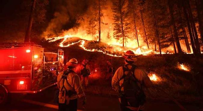 O maior incêndio registrado na Califórnia é o Complexo Mendocino que destruiu mais de 300.000 hectares(foto: AFP) O maior incêndio registrado na Califórnia é o Complexo Mendocino que destruiu mais de 300.000 hectares(foto: AFP)