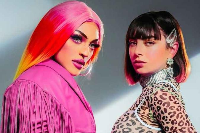 'Flash pose' é gravada em parceria com a britânica Charli XCX e foi lançada em julho(foto: Reprodução/ Youtube) 'Flash pose' é gravada em parceria com a britânica Charli XCX e foi lançada em julho(foto: Reprodução/ Youtube)